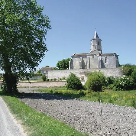 Stunning In Sur Gironde W/ 2 Bedrooms *