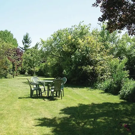 Stunning In Sur Gironde W/ 2 Bedrooms Arces-sur-Gironde