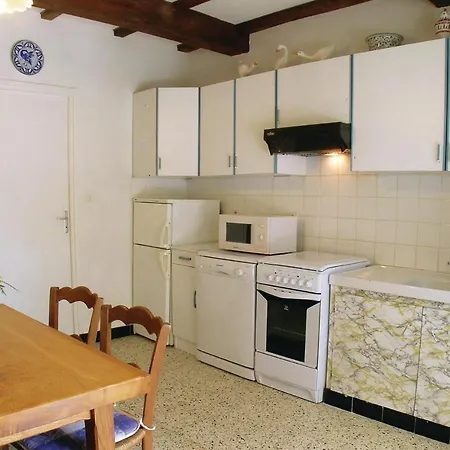 Hébergement de vacances Stunning In Sur Gironde W/ 2 Bedrooms Arces-sur-Gironde