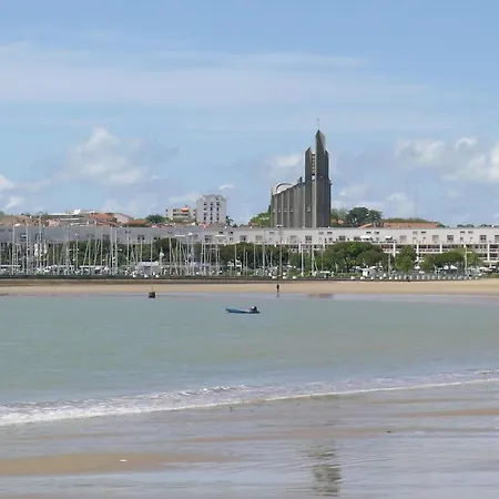 Hébergement de vacances Stunning In Sur Gironde W/ 2 Bedrooms